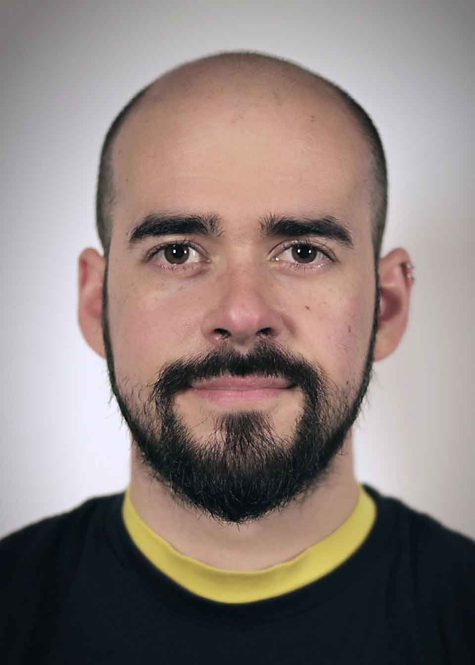 Carlos de Warmedia Fotografía, fotógrafo profesional en Madrid, especializado en fotos de coches, fotografía automovilística y fotografía de eventos.