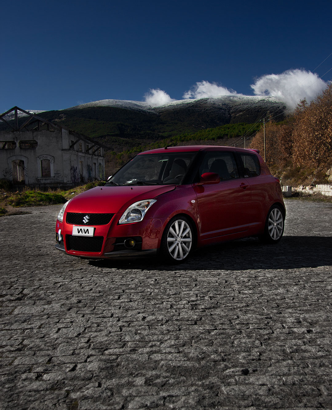 Suzuki swift granate en la vieja estacion de gascones-buitrago