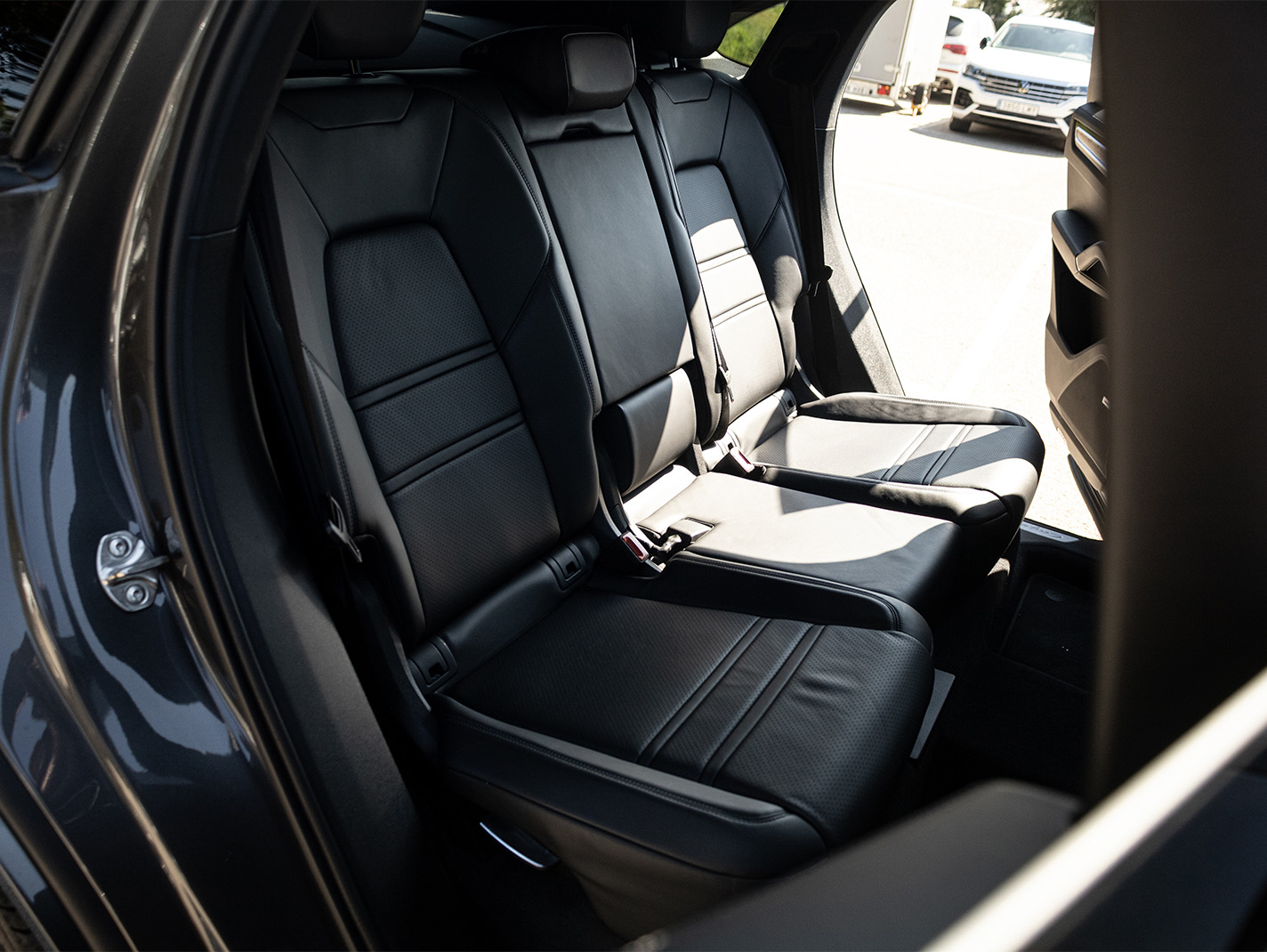 asientos traseros en cuero porsche cayenne coupe interior