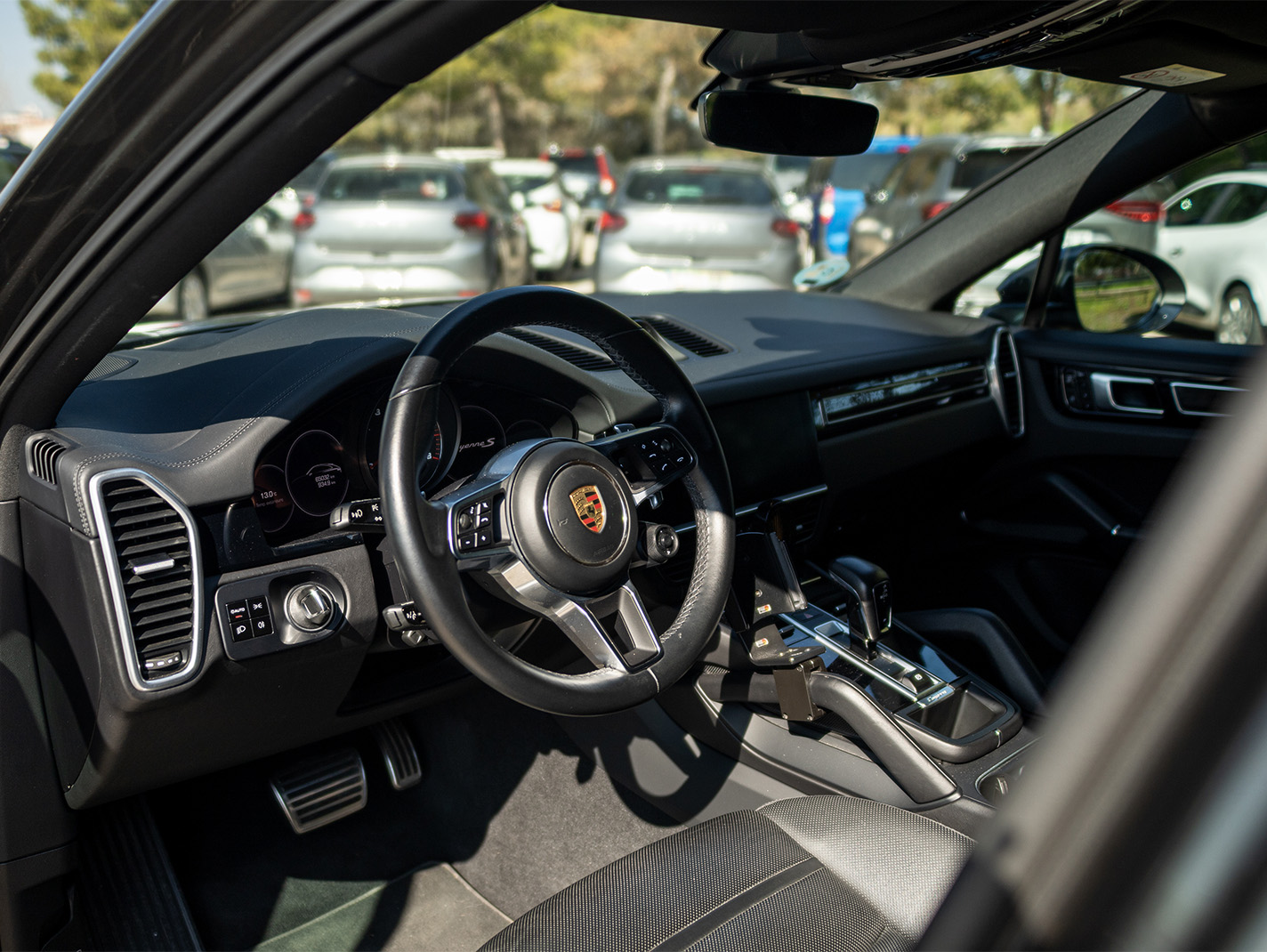 interior porsche cayenne coupe vista conductor