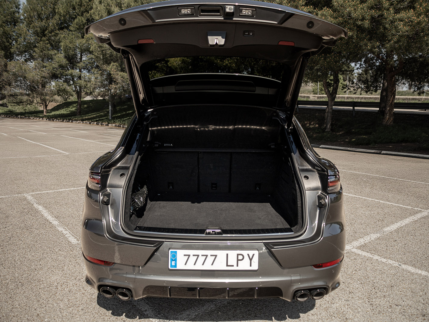 maletero porsche cayenne coupe abierto