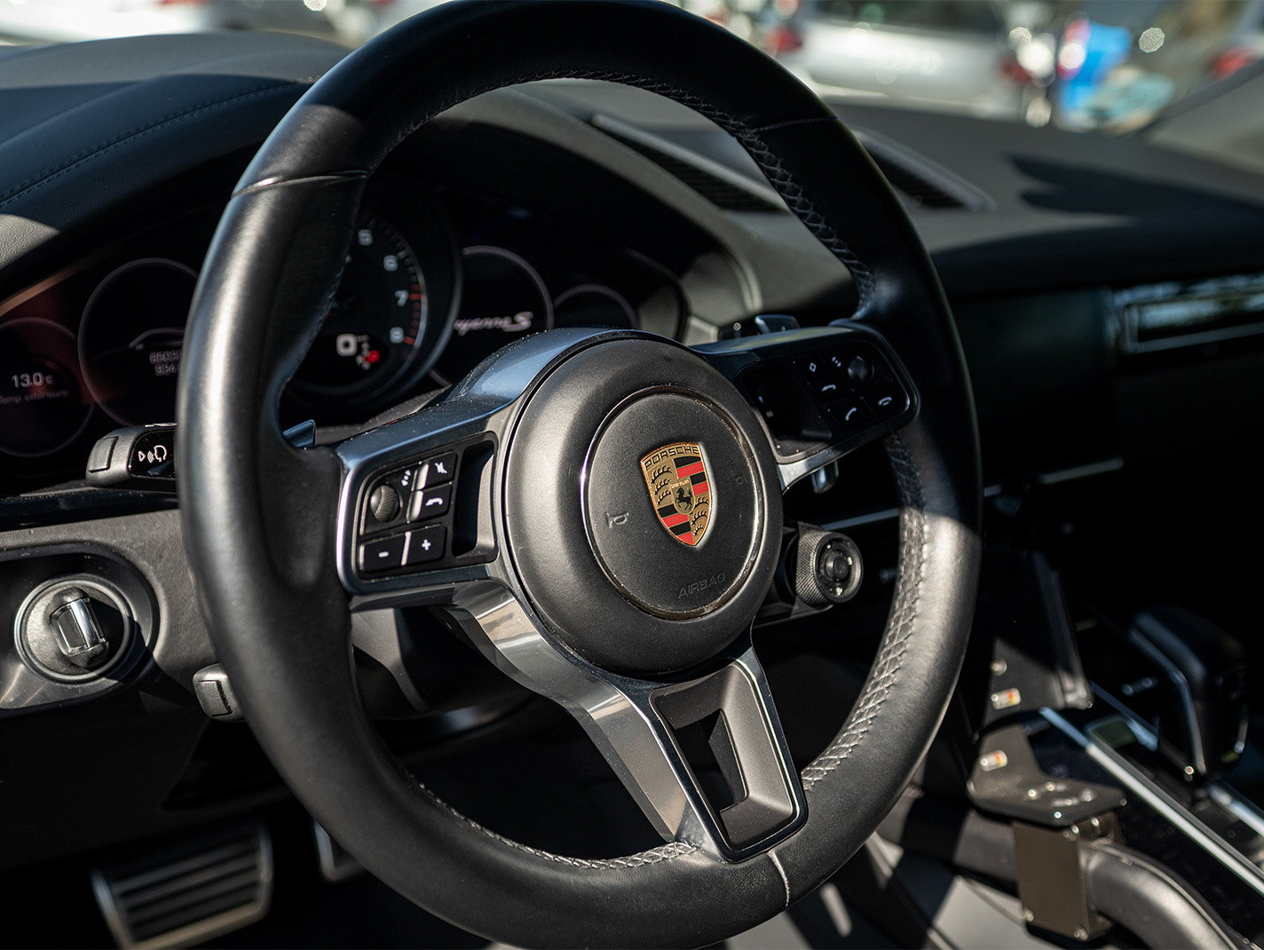 volante porsche cayenne coupe con cuadro digital