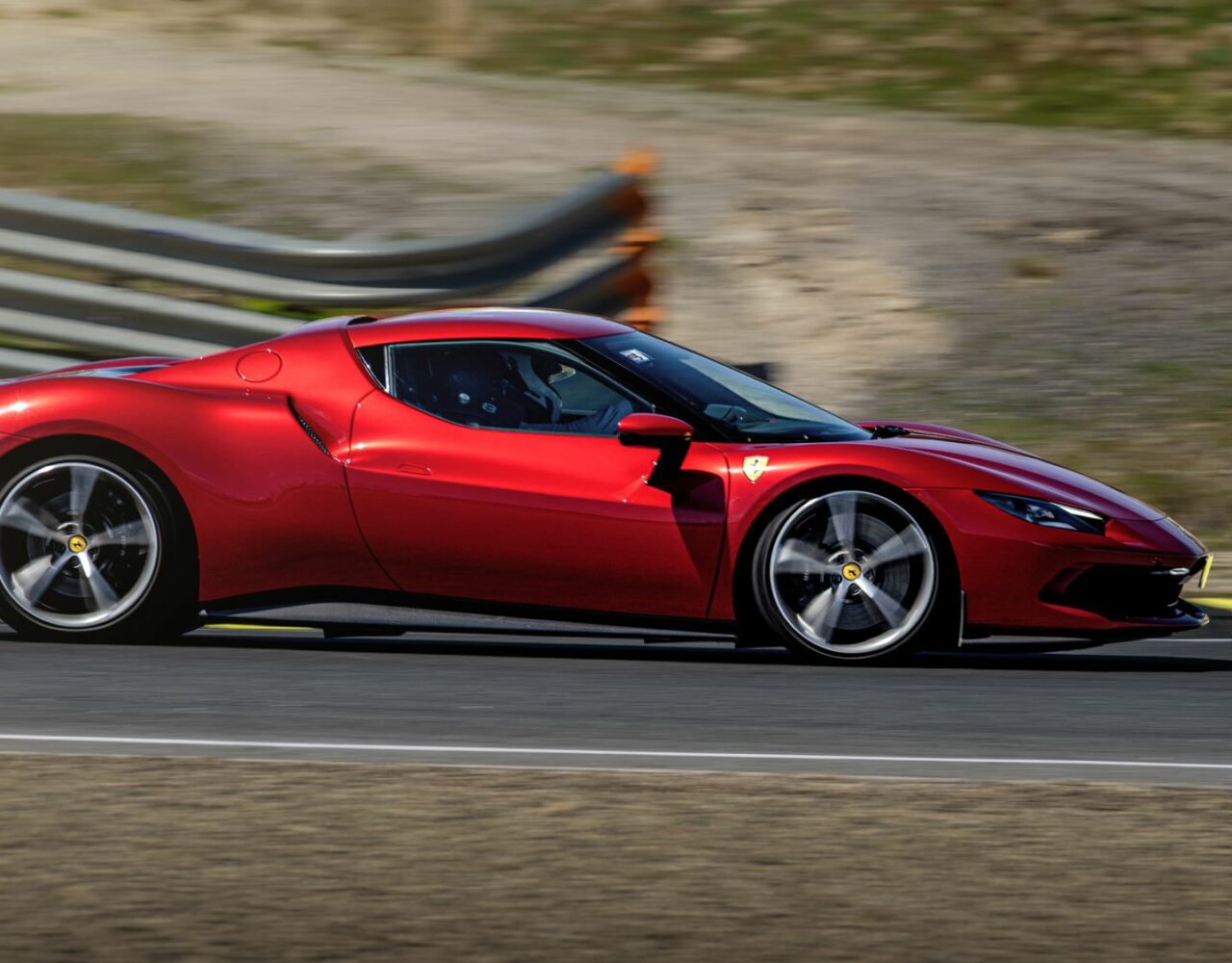 fotografia-tandas-circuito-jarama-ferrari-296-gtb-rojo-curva