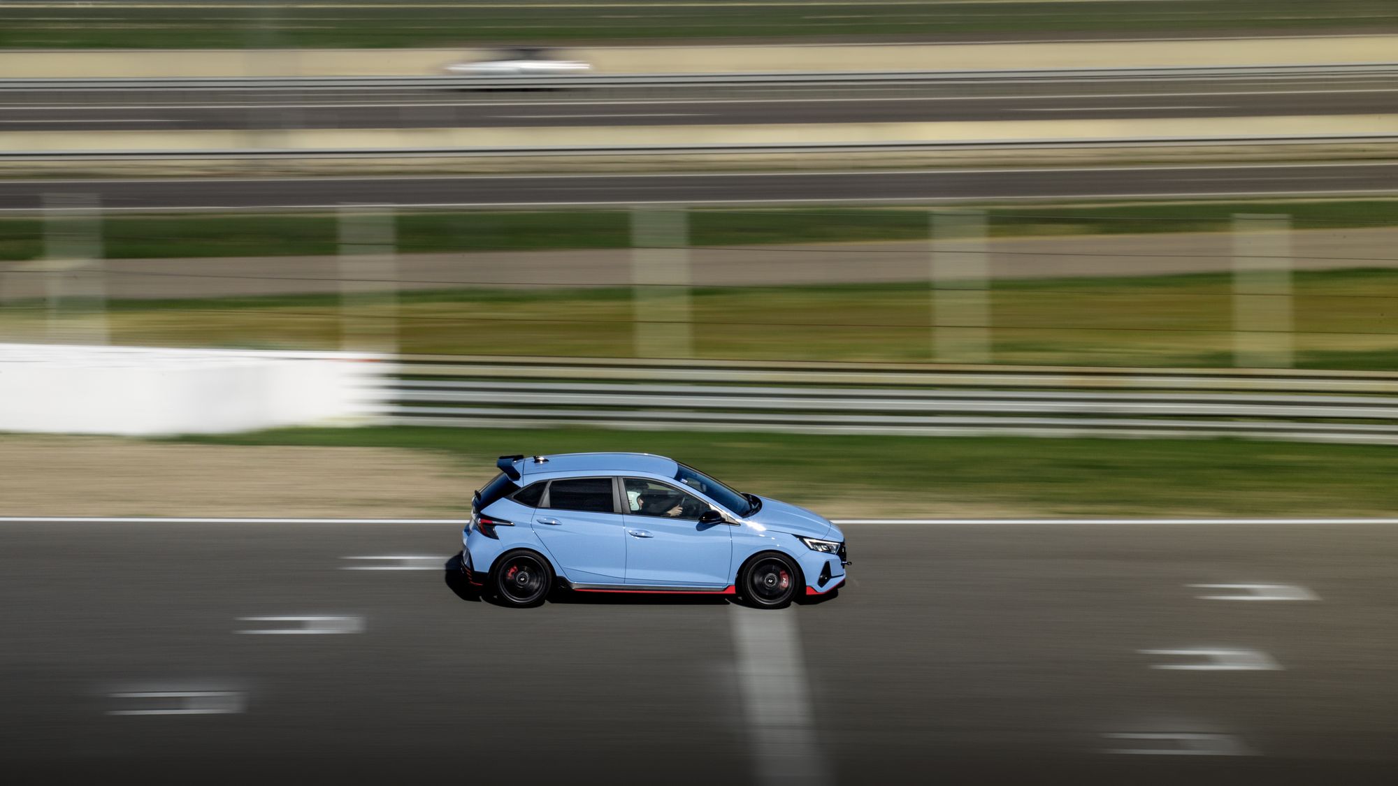 fotografia-tandas-circuito-jarama-hyundai-i20-n-azul-recta