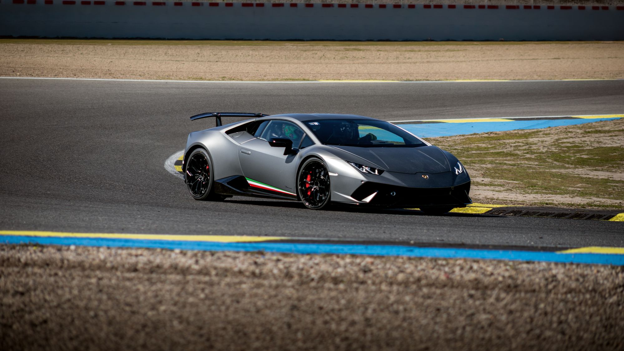 fotografia-tandas-circuito-jarama-lamborghini-huracan-gris-curva-entrada