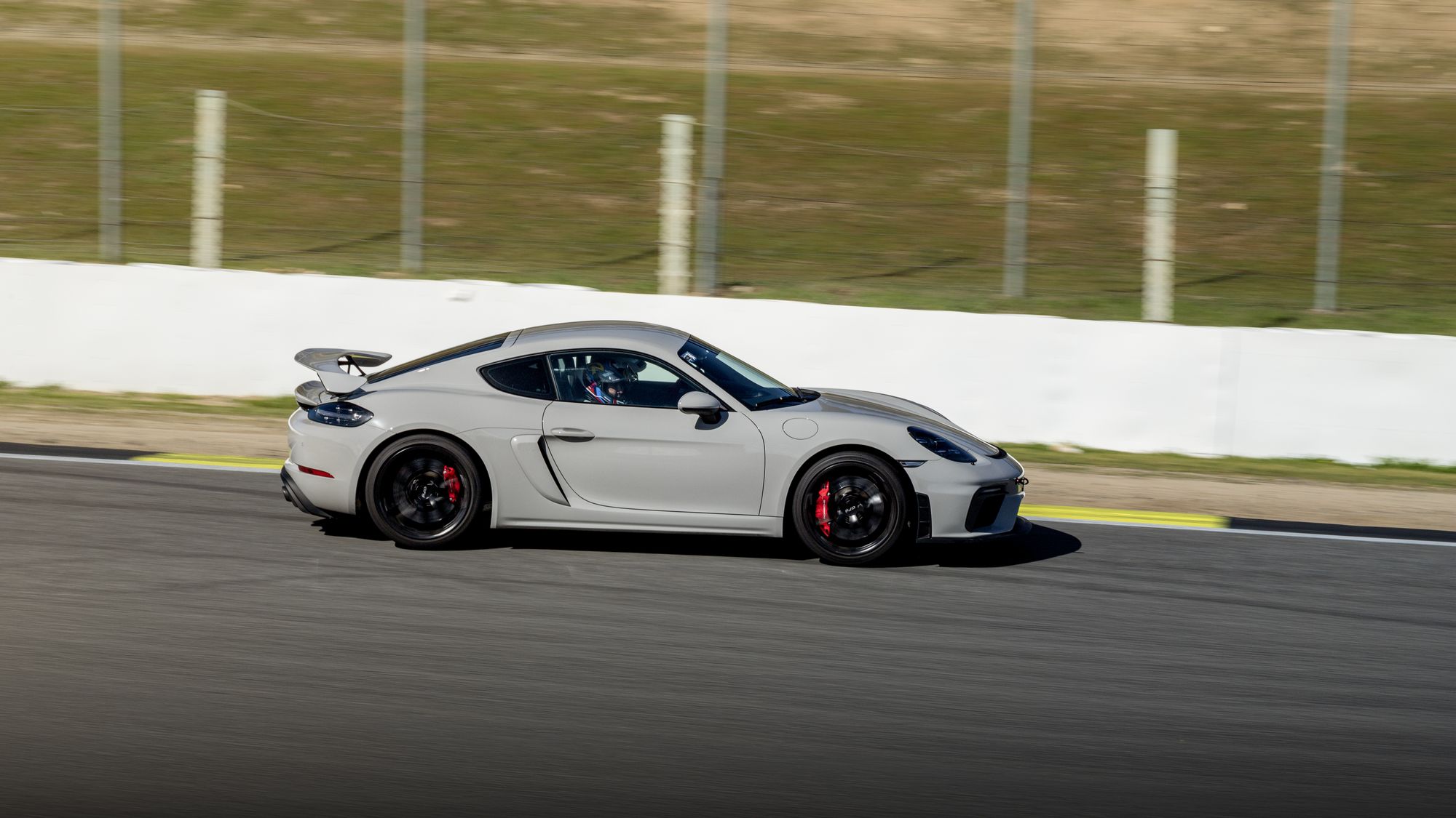 fotografia-tandas-circuito-jarama-porsche-718-cayman-gt4-gris-recta