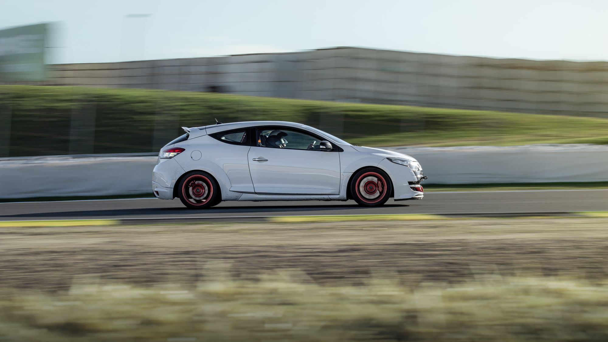 fotografia-tandas-circuito-jarama-renault-megane-rs-blanco-recta